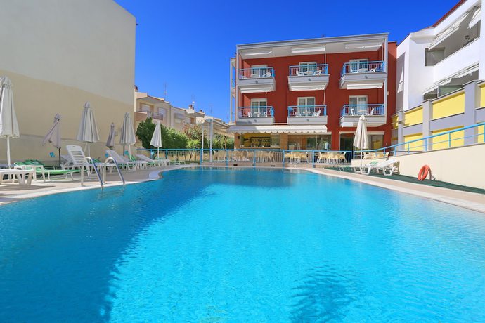 Imagen general del Hotel Summer Dream, Polychrono. Foto 1