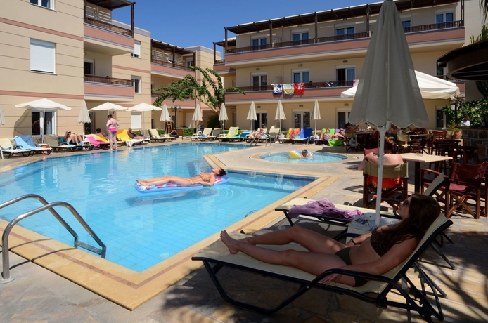 Imagen de la piscina del Hotel Summer Dream, Rethymnon. Foto 12