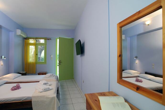 Imagen de la habitación del Hotel Summer House Louisa. Foto 17