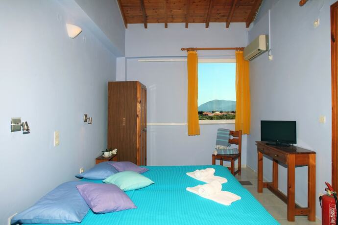 Imagen de la habitación del Hotel Summer House Louisa. Foto 18