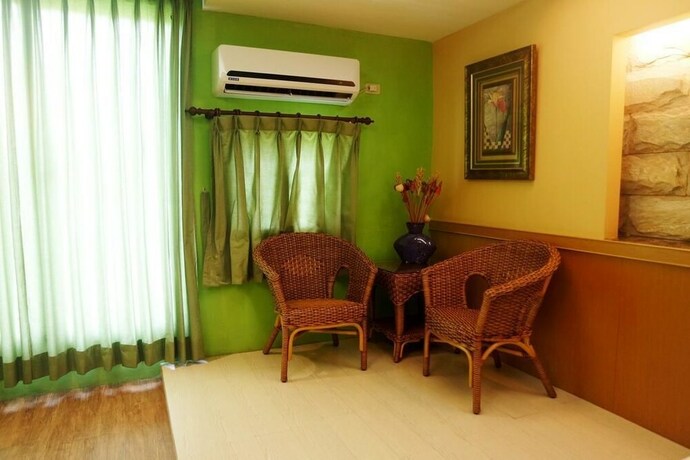 Imagen de la habitación del Hotel Summer Inn. Foto 26