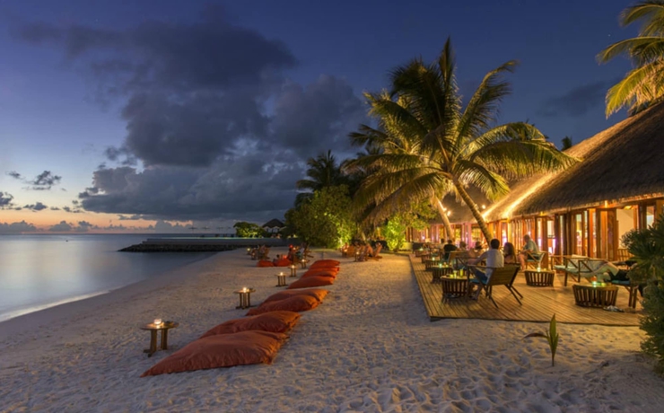 Imagen del bar/restaurante del Hotel Summer Island Maldives. Foto 2