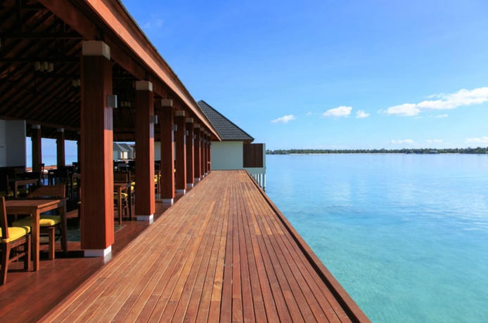 Imagen del bar/restaurante del Hotel Summer Island Maldives. Foto 7