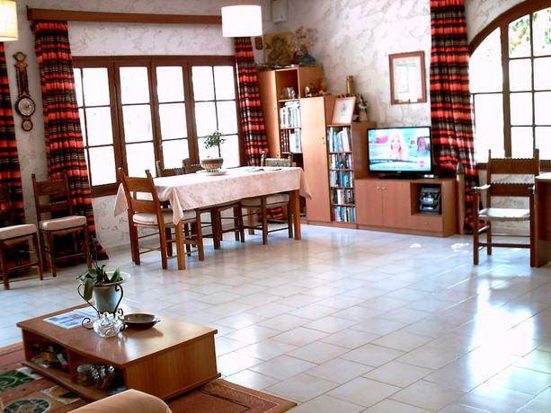 Imagen de los interiores del Hotel Summer Lodge. Foto 17
