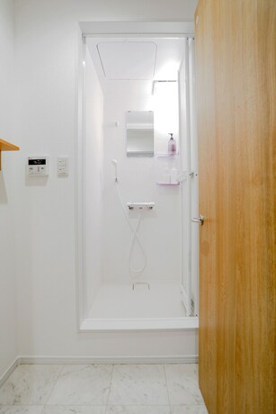 Imagen de la habitación del Hotel Summer Lotus House Osaka. Foto 21
