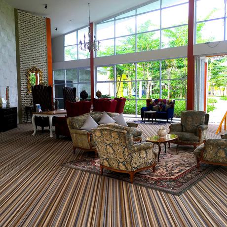 Imagen de los interiores del Hotel Summer Luxury Beach Resort and Spa. Foto 15