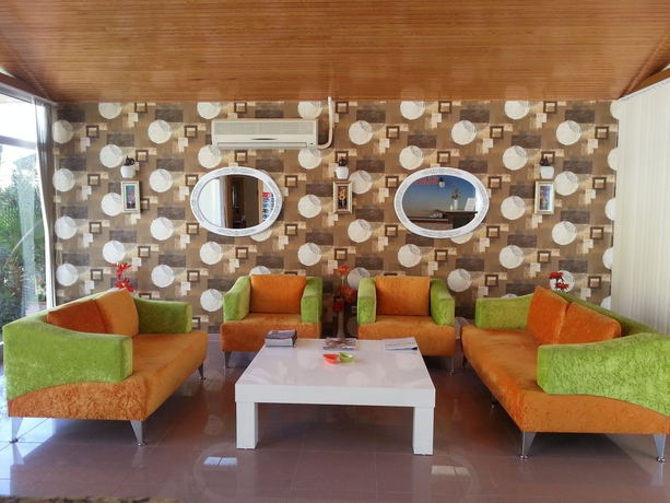 Imagen de los interiores del Hotel Summer Rose. Foto 14