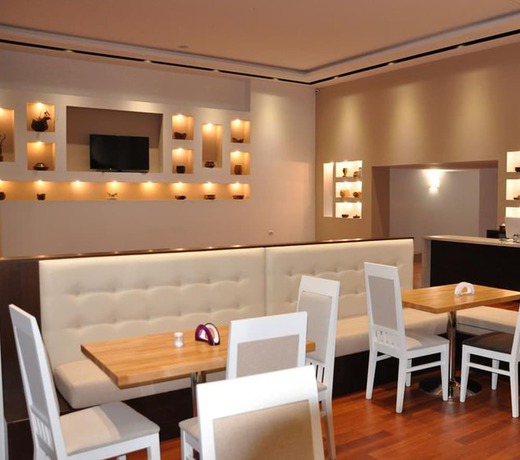 Imagen de la habitación del Hotel Summer Suite Hotel. Foto 18
