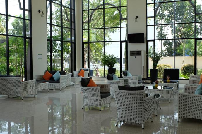 Imagen de los interiores del Hotel Summer Tree. Foto 11