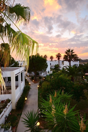 Imagen de los exteriores del Hotel Summer Village. Foto 6