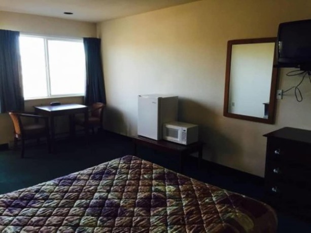 Imagen de la habitación del Hotel Summer Wind Budget Motel. Foto 3
