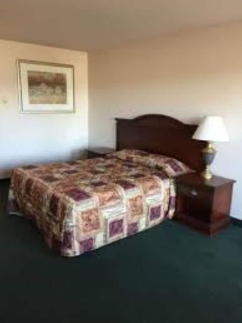 Imagen de la habitación del Hotel Summer Wind Budget Motel. Foto 5