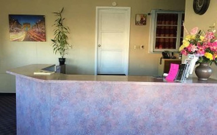 Imagen de los interiores del Hotel Summer Wind Budget Motel. Foto 8