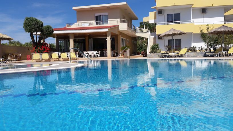 Imagen de la piscina del Hotel Summerdays Studios. Foto 10