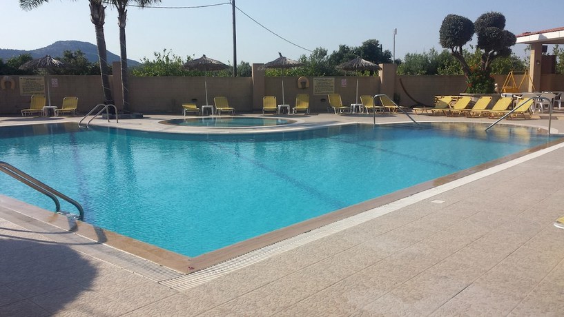Imagen de la piscina del Hotel Summerdays Studios. Foto 11