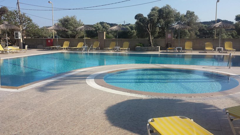 Imagen de la piscina del Hotel Summerdays Studios. Foto 14
