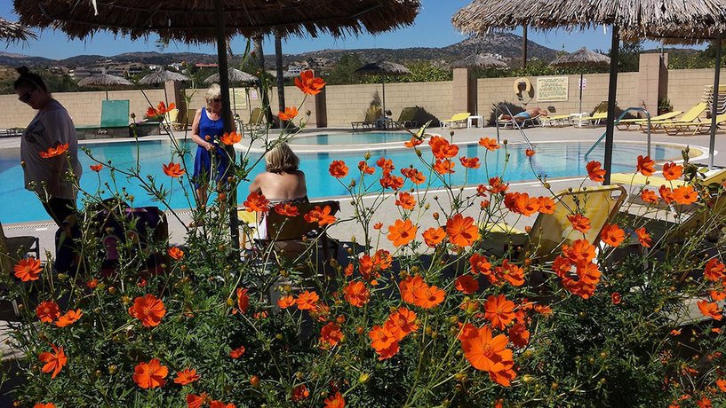 Imagen de la piscina del Hotel Summerdays Studios. Foto 18