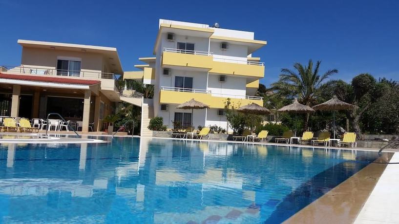 Imagen de la piscina del Hotel Summerdays Studios. Foto 20