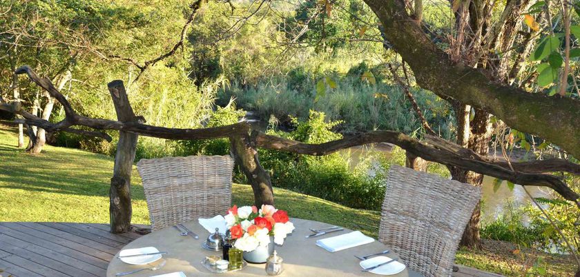 Imagen del bar/restaurante del Hotel Summerfields Rose Retreat and Spa. Foto 2