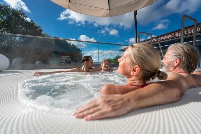 Imagen de la piscina del Hotel Summerhof. Foto 18