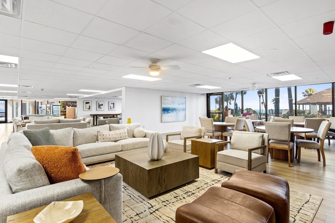 Imagen del bar/restaurante del Hotel Summerhouse Beach Resort by PHG. Foto 2