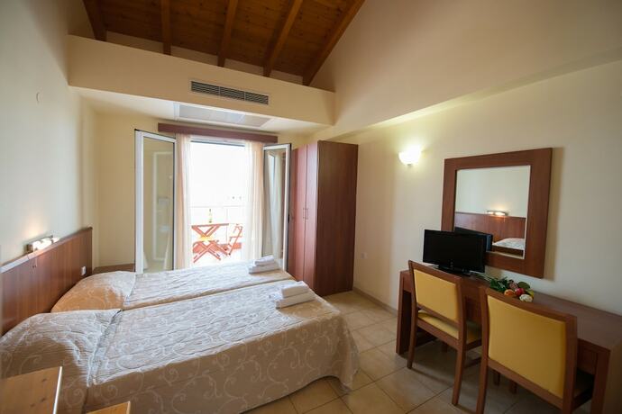 Imagen general del Hotel Summertime Inn. Foto 8