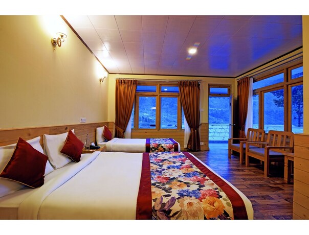 Imagen de la habitación del Hotel Summit Alpine Resort. Foto 2