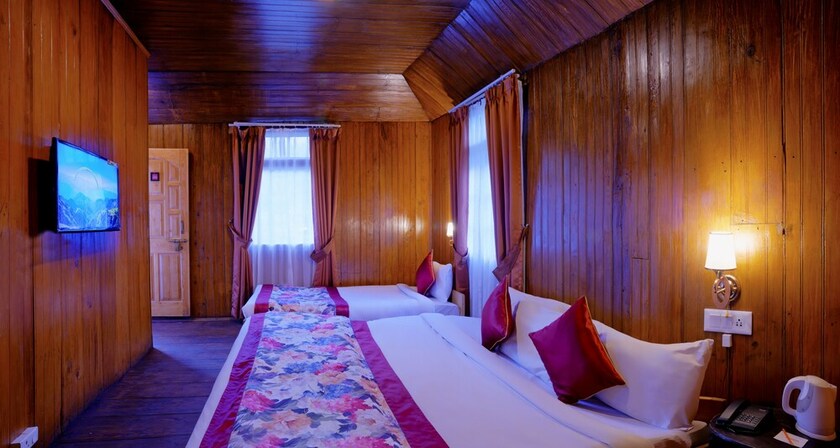 Imagen de la habitación del Hotel Summit Alpine Resort. Foto 7