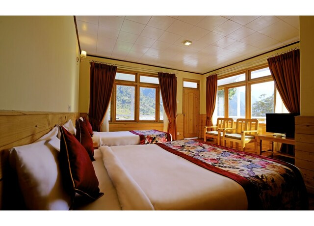 Imagen de la habitación del Hotel Summit Alpine Resort. Foto 10