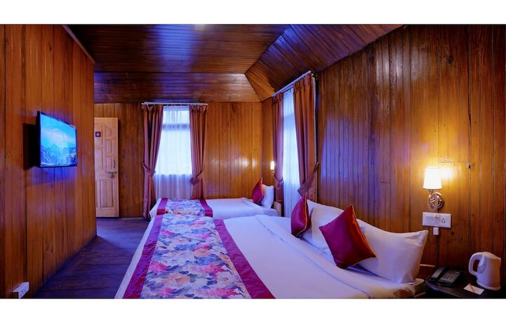 Imagen de la habitación del Hotel Summit Alpine Resort. Foto 16