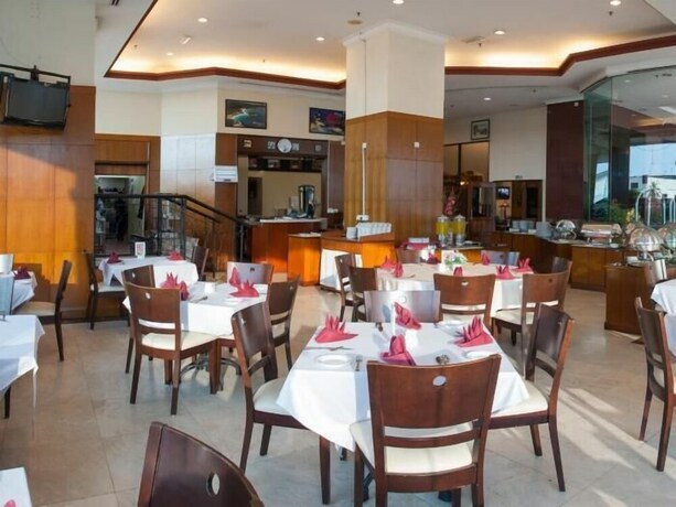 Imagen del bar/restaurante del Hotel Summit Bukit Mertajam. Foto 3