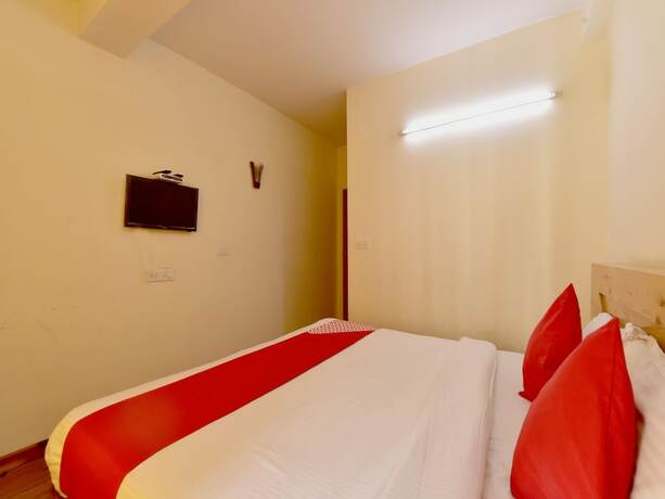 Imagen de la habitación del Hotel Summit Chandertal Regency. Foto 7
