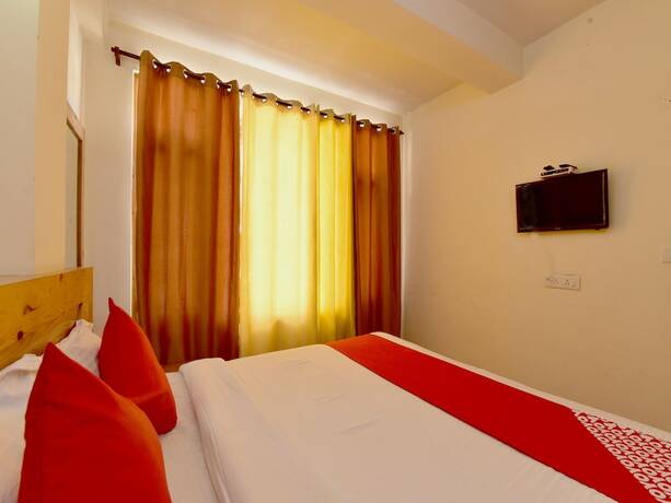 Imagen de la habitación del Hotel Summit Chandertal Regency. Foto 9