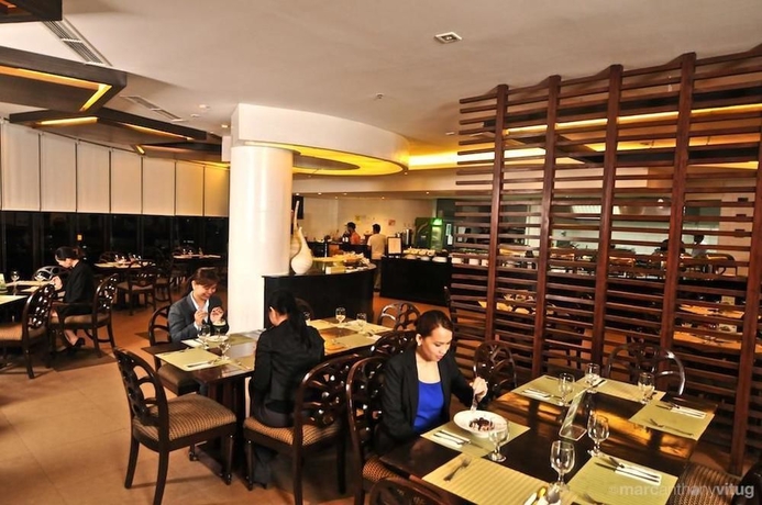 Imagen del bar/restaurante del Hotel Summit Circle Cebu. Foto 1
