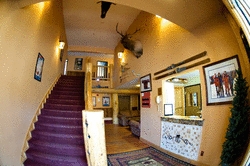 Imagen de los interiores del Hotel Summit Inn. Foto 5