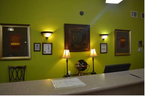 Imagen de la habitación del Hotel Summit Inn & Suites. Foto 2