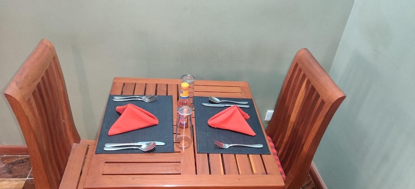 Imagen del bar/restaurante del Hotel Summit Lodge, ARUSHA. Foto 3