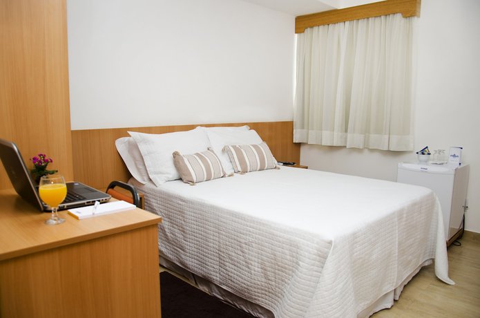Imagen de la habitación del Hotel Summit Millian. Foto 5