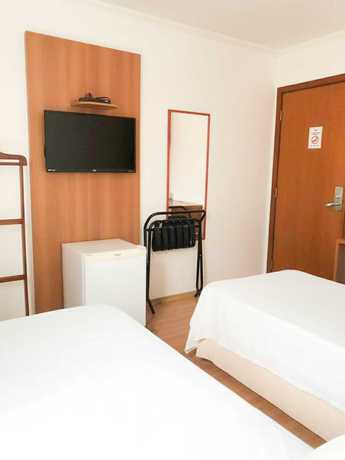 Imagen de la habitación del Hotel Summit Millian. Foto 8