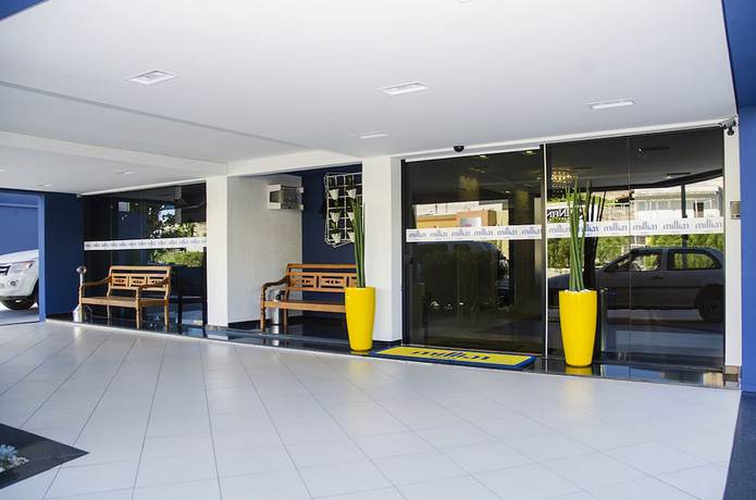 Imagen de los interiores del Hotel Summit Millian. Foto 19