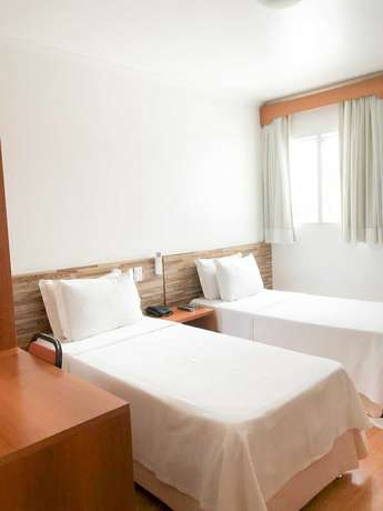 Imagen de la habitación del Hotel Summit Millian. Foto 10