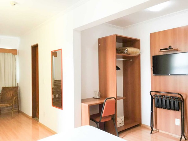 Imagen de la habitación del Hotel Summit Millian. Foto 12