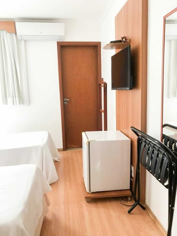 Imagen de la habitación del Hotel Summit Millian. Foto 14