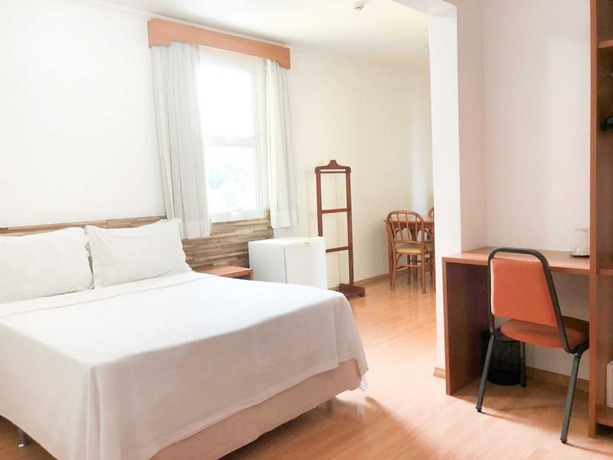 Imagen de la habitación del Hotel Summit Millian. Foto 17