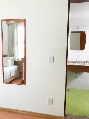 Imagen de la habitación del Hotel Summit Millian. Foto 18
