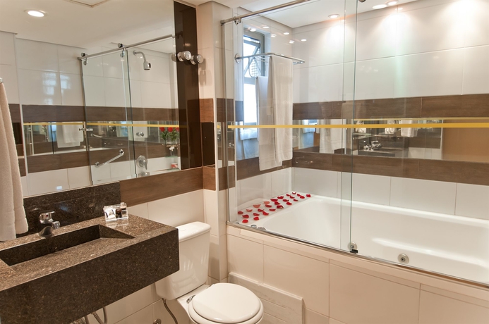 Imagen de la habitación del Hotel Summit Monaco. Foto 6