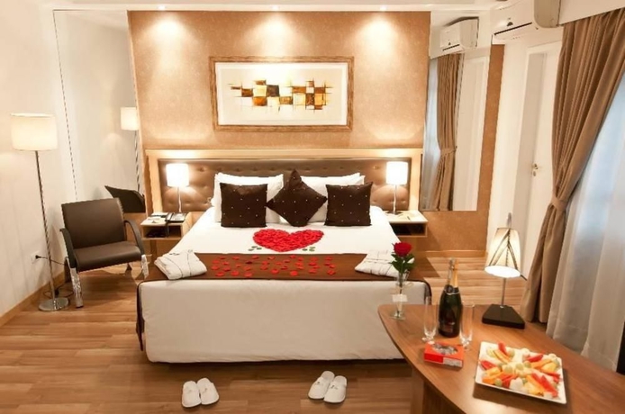 Imagen de la habitación del Hotel Summit Monaco. Foto 9