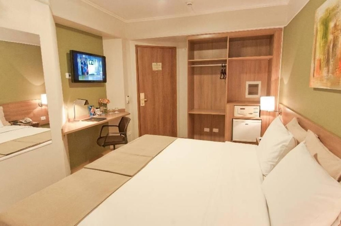 Imagen de la habitación del Hotel Summit Monaco. Foto 11