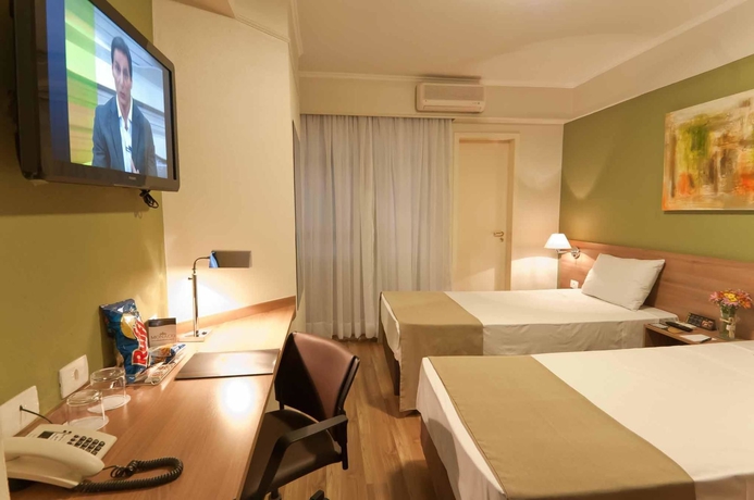 Imagen de la habitación del Hotel Summit Monaco. Foto 14