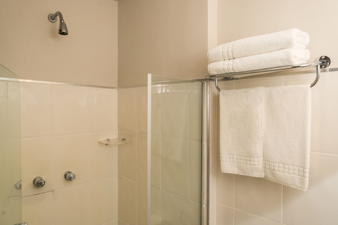 Imagen de la habitación del Hotel Summit Montese Tower. Foto 13